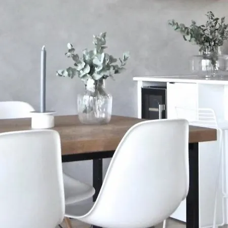 Villa Arctic Riverside