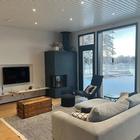 Arctic Riverside Villa Rovaniemi