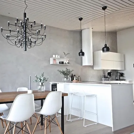 Arctic Riverside Villa *